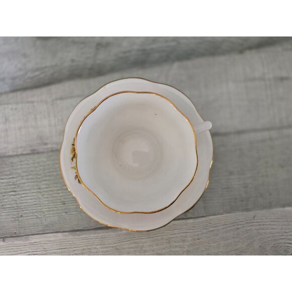 England Bone China Teacup & Saucer Set With Floral Pattern - Picture 2 of 5